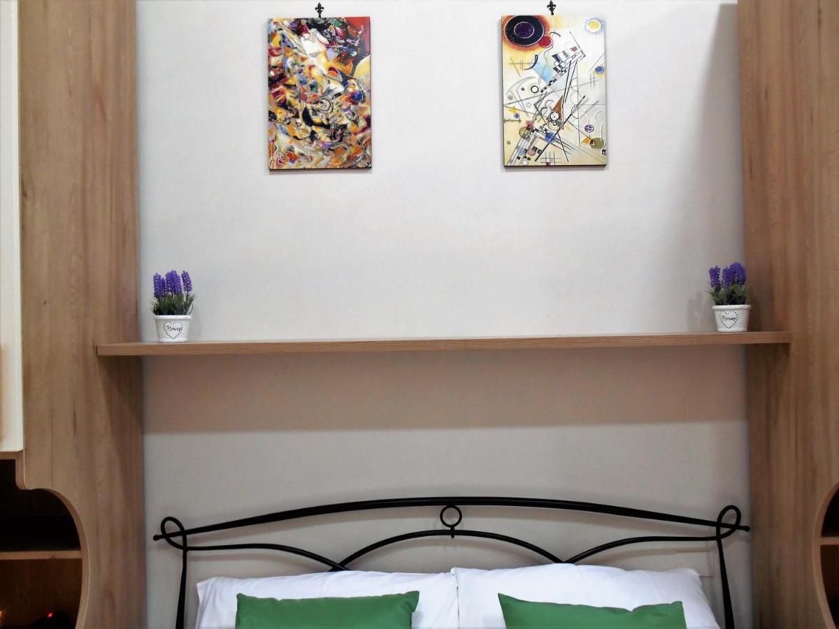 Essenza Di Napoli Bed & Breakfast Exterior photo