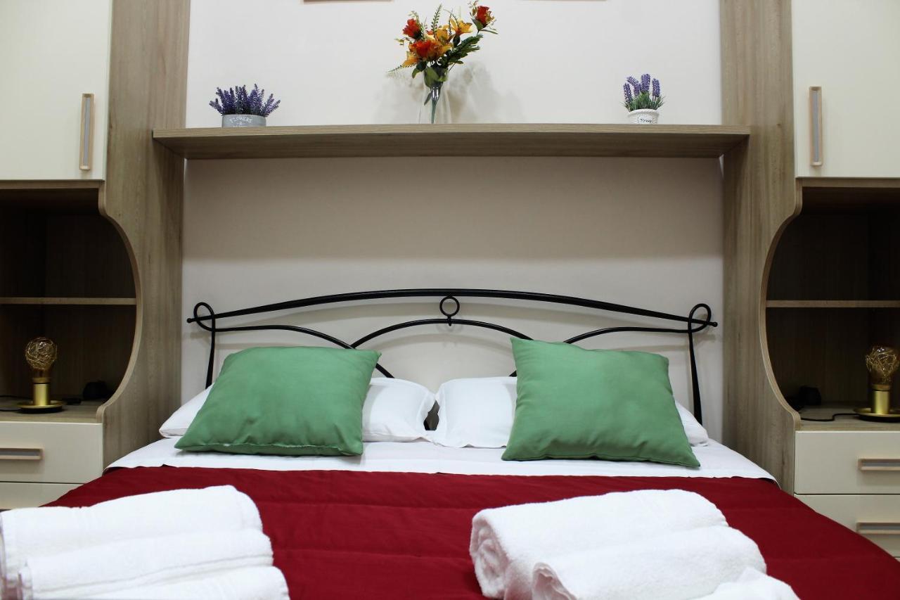 Essenza Di Napoli Bed & Breakfast Exterior photo